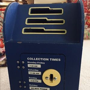 MELISSA & DOUG MAILBOX & MAIL!